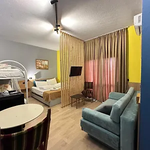 Cabare Apartments&rooms Daire